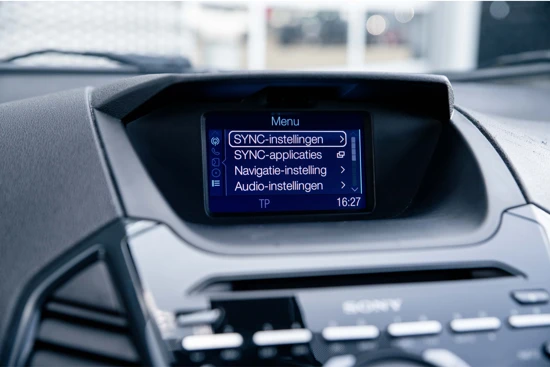 Ford EcoSport 1.0 EcoBoost Titanium | | Stoelverwarming | Navigatie | Voorruit verwarming | Cruise control