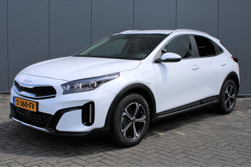 Kia Xceed 1.6 GDI PHEV 140pk Dynamic Plusline Automaat | Led | Leder | Climate | Camera | Keyless | Navigatie | Trekhaak | NL Auto | 16" L