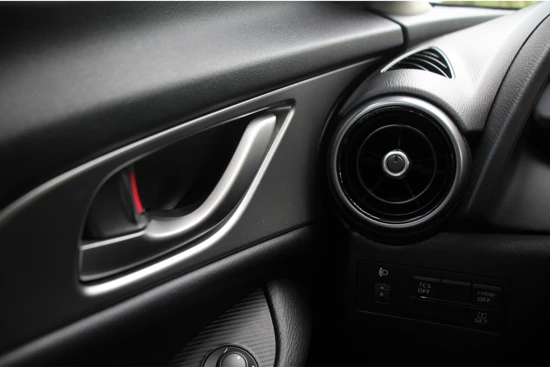 Mazda CX-3 2.0 SKYACTIV-G 120 SPORT SELECTED | NL-AUTO! | DEALER OH! | NAVI | CLIMA | STOELVERWARMING | CRUISE | PARK SENS V+A | 18' LM. VE