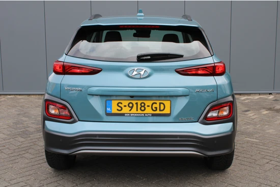 Hyundai KONA Electric 39 kWh 136pk Comfort Automaat | € 2.000,- Subsidie | Led | Climate | Camera | Keyless | Warmtepomp | 17" Lichtmetaal | Navigatie