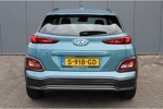 Hyundai KONA Electric 39 kWh 136pk Comfort Automaat | € 2.000,- Subsidie | Led | Climate | Camera | Keyless | Warmtepomp | 17" Lichtmetaal | Navigatie