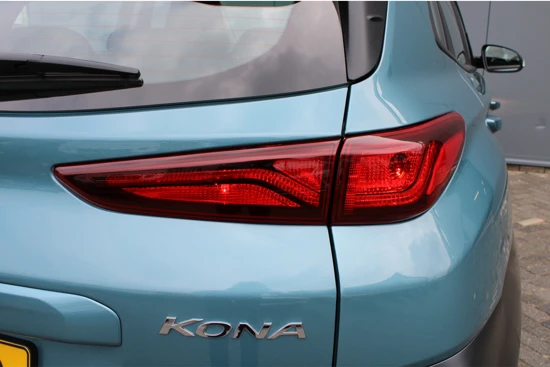 Hyundai KONA Electric 39 kWh 136pk Comfort Automaat | € 2.000,- Subsidie | Led | Climate | Camera | Keyless | Warmtepomp | 17" Lichtmetaal | Navigatie