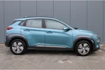 Hyundai KONA Electric 39 kWh 136pk Comfort Automaat | € 2.000,- Subsidie | Led | Climate | Camera | Keyless | Warmtepomp | 17" Lichtmetaal | Navigatie