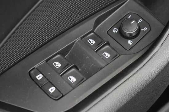 Škoda Octavia Combi 1.0 e-TSI 110pk DSG/AUT. Business Edition | 1e eigenaar | 100% dealeronderhouden | DAB | Privacy glass | Cruise control |