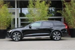 Volvo V60 Cross Country B5 AWD Ultimate | Harman/Kardon | Stoelventilatie en -massage | Schuifdak | Pilot Assist | Keyless | 20" velgen