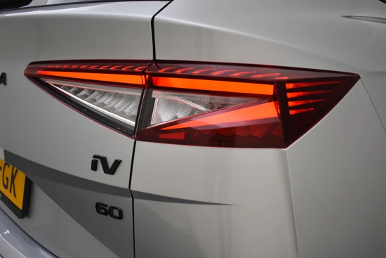 Škoda Enyaq iV 60 Sportline 58 kWh 180pk | Warmtepomp | Adaptief cruise control | Navigatie | Dodehoekdetectie | Privacy glass | Keyless | Matr