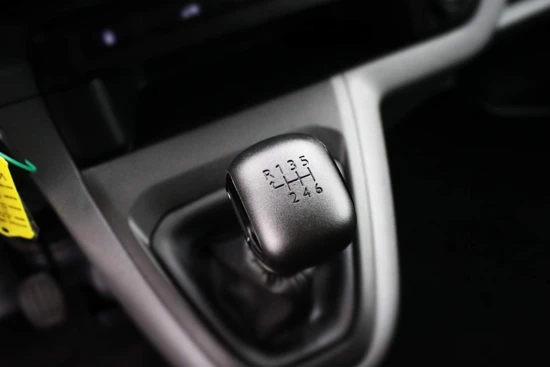 Peugeot Expert 1.5 BlueHDI 100 Compact Profit+ | Carplay | Cruise | Clima | Bluetooth | Parkeersensoren | Leder/Stof |