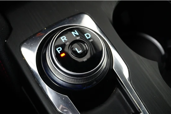 Ford Kuga 2.5 HEV ST-Line | Navigatie | 18 inch | Elektrische Achterklep | Achteruitrijcamera | 1600KG trekgewicht |