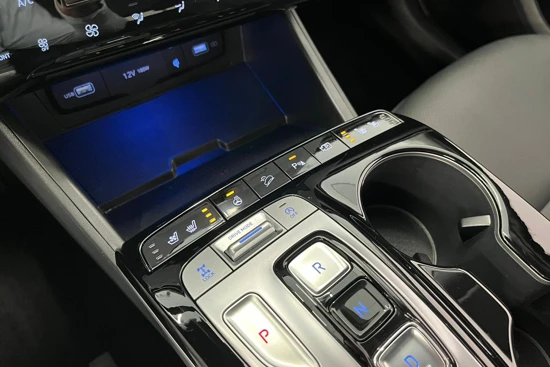 Hyundai Tucson 1.6 T-GDI MHEV 4 wiel aandrijving Premium | Stoelverwarming & -koeling | Getint glas | Draadloze telefoonlader | Keyless | DAB+