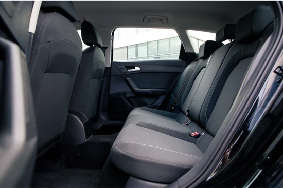 SEAT Leon Sportstourer Reference 1.0 TSI 90pk Stationwagen | Apple Carplay | DAB | Cruise Control | Lane Assist