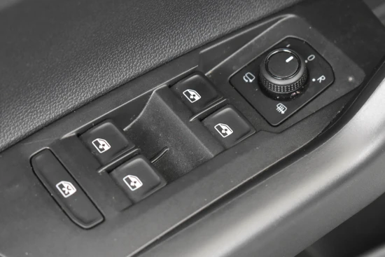 Volkswagen Polo 1.0 TSI Comfortline Executive | Navigatie | Airco | LED dagrijverlichting | Apple Carplay/Android Auto | DAB radio | LMV