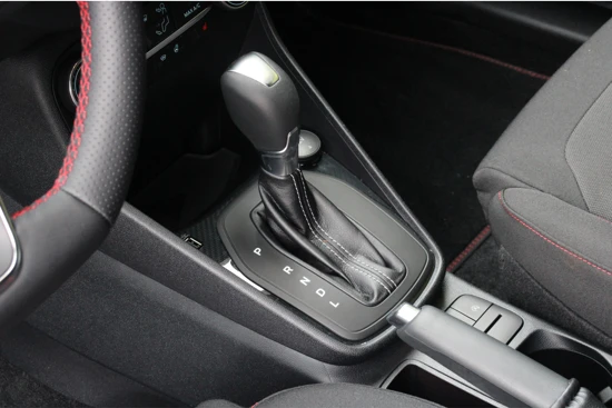 Ford Fiesta 1.0 EcoBoost Hybrid ST-Line Automaat | Adaptive Cruise | Stuur- en stoelverwarming | Keyless | 17" velgen