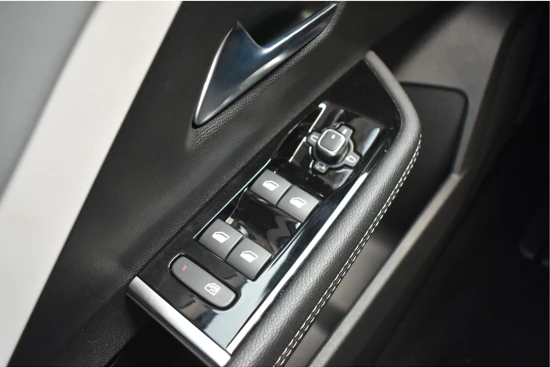 Opel Astra Sports Tourer 1.2 Turbo Elegance 130pk | Navigatie Pro | Stuur/Stoelverwarming | Achteruitrijcamera | AGR-Comfortstoelen | 17"LM