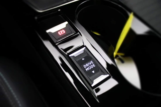 Peugeot 208 1.2 100PK Allure Pack | Navigatie | Camera | Climate | Cruise control | leder/stof bekleding | Keyless | Led