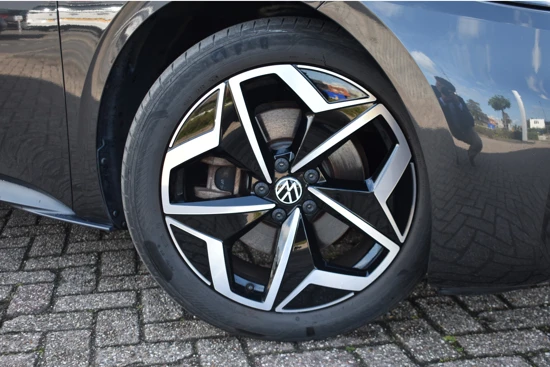 Volkswagen ID.3 58kWh 204PK 1st Plus | NAVIGATIE | CARPLAY | CAMERA | 8% BIJTELLING | €2.000,- SUBSIDIE
