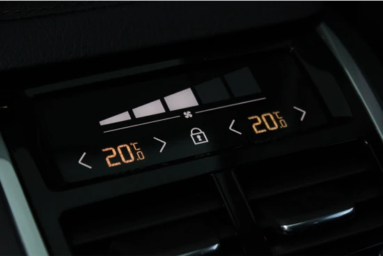 Volvo XC90 T8 Recharge Inscription | Long Range | Harman/Kardon | Panoramadak | Trekhaak | Elektrische Stoelen | Adaptive Cruise | Assisten