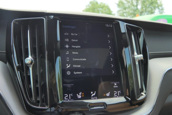 Volvo XC60 T8 AWD Inscription | Panoramadak | Camera | Leder | CarPlay/AndroidAuto | Navigatie