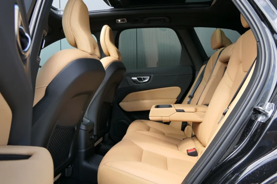 Volvo XC60 T8 AWD Inscription | Panoramadak | Camera | Leder | CarPlay/AndroidAuto | Navigatie