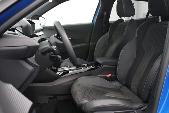 Peugeot e-2008 EV GT Pack | Panoramadak | CAM | Leder/Alcantara | Full LED | iCockpit | Adap.Cruise C.| Adap.Cruise C.|