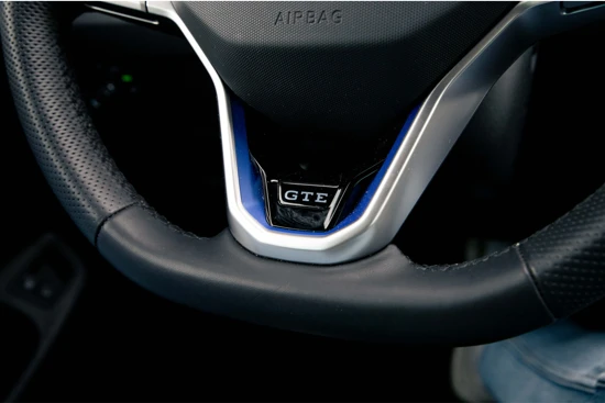 Volkswagen Passat Variant GTE Business 1.4 TSI eHybrid 218pk DSG | Panorama Dak | Active info Display | 18"LMV | Camera