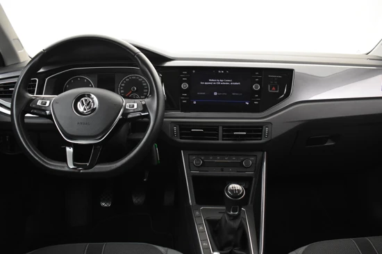 Volkswagen Polo 1.0 TSI 95PK Highline | 100% Dealeronderhouden | Adaptieve Cruise Control | Climate Control | Navigatie | PDC V+A | App Connect