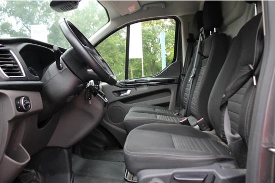 Ford Transit Custom 300 2.0 TDCI L2H1 170PK LIMITED AUTOMAAT | 1e EIGENAAR! | CAMERA | NAVI | CRUISE | PRACHTIGE STAAT!! | WINTERPAKKET | PARKEERSEN