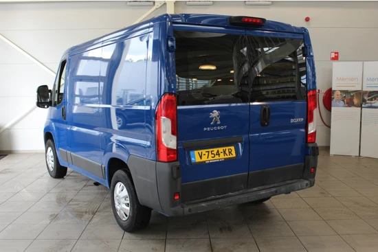 Peugeot Boxer 330 2.0 BlueHDI L1H1 Premium Pack 3-zits