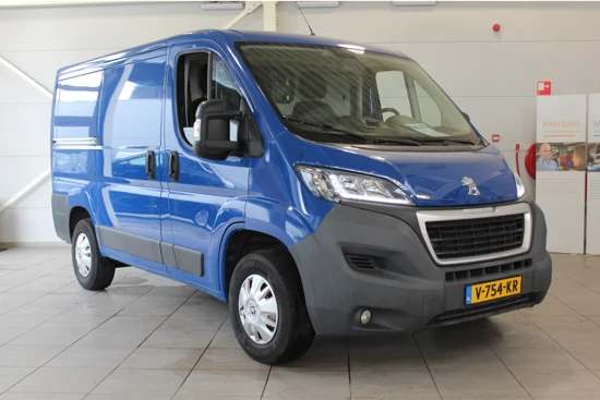 Peugeot Boxer 330 2.0 BlueHDI L1H1 Premium Pack 3-zits