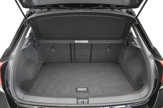 Volkswagen T-Roc 1.5 TSI 150 PK Style | 100% Dealer onderhouden | Climate Control | DAB | Parkeersensoren v+a | LED dagrijverlichting | Adaptive