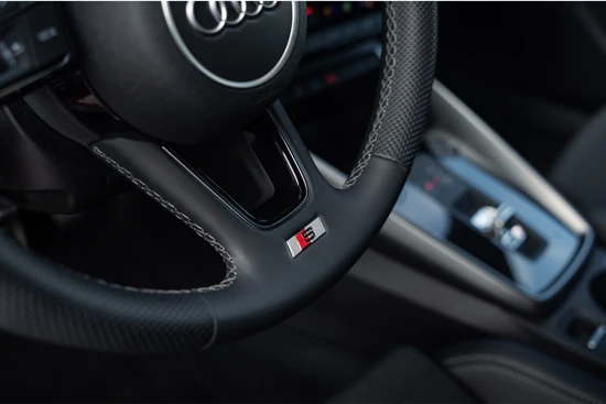 Audi A3 Sportback 30TFSI 110PK S-Tronic S edition | Adaptive Cruise Control | 18" Velgen | Optiekpakket Zwart | Audi Soundsystem | Sport