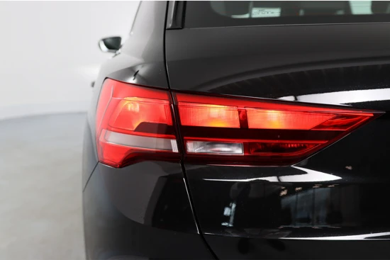 Audi Q3 35 TFSI S edition | Automaat | Virtual Cockpit | Trekhaak | Navigatie | Climate Control | Stoelverwarming | Dealer Onderhouden