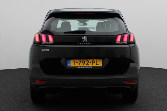 Peugeot 5008 1.2 130PK EAT8 Automaat | 17" Lmv | Stoelverwarming | LED dagrijverlichting | Climate en Cruise control | Apple car play | Andro