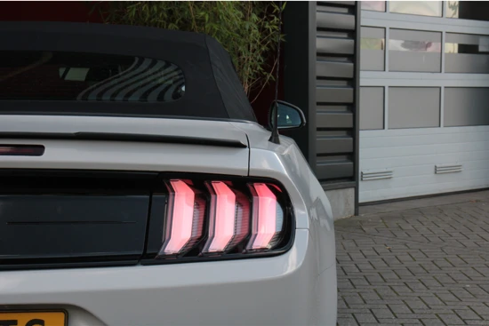 Ford Mustang GT 5.0 V8 450pk Automaat Convertible | Adaptive Cruise | Stoelventilatie | Camera | 19" velgen