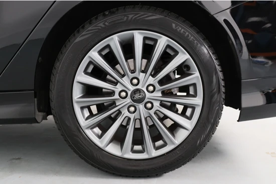 Ford Focus Wagon 1.0 Ecoboost 140PK ST-Line | Stoelverwarming | Voorruitverwarming | Navigatie | Parkeersensoren V+A | 17 inch Velgen