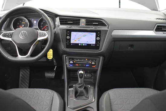 Volkswagen Tiguan 1.5 150 pk TSI Life | Climate Control | DAB radio | Parkeersensoren v+a | Verwarmbare voorstoelen | Verwarmbare stuur | LED kopl
