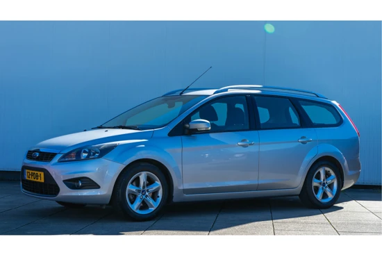 Ford Focus Wagon 1.6 100 pk Comfort | Trekhaak | Navigatie | LM velgen | Netjes onderhouden | Parkeersensoren achter |