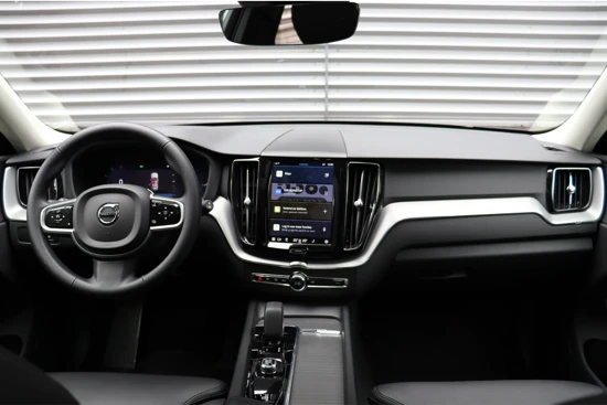 Volvo XC60 T6 RECHARGE PLUS DARK | 22 INCH | 360 CAMERA | GOOGLE | MEMORY | PANORAMADAK