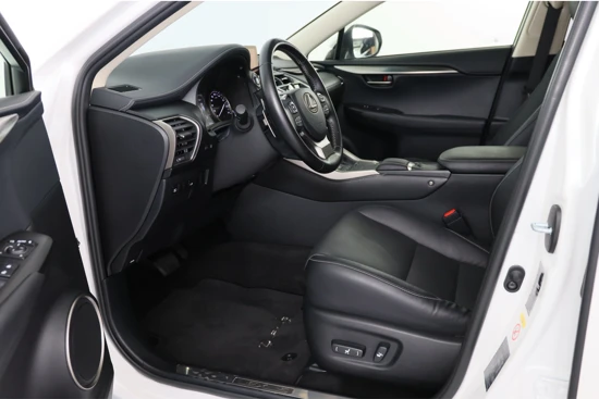 Lexus NX 300h AWD Luxury Line | Dealer Onderhouden! | Leder | Navi | Pano | Stoelverwarming | Camera | Cruise Adaptive | Keyless | LED |