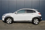 Hyundai KONA Electric 39 kWh 136pk Comfort Smart Automaat | € 2.000,- Subsidie | Led | Climate | Camera | Keyless | Navigatie | 17" Lichtmetaal | Stoe