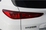 Hyundai KONA Electric 39 kWh 136pk Comfort Smart Automaat | Led | Climate | Camera | Keyless | Navigatie | 17" Lichtmetaal | Stoelverwarming | Parkeer