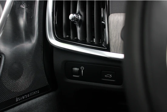 Volvo V90 Cross Country B5 AWD 250pk Pro | Bowers&Wilkins Audio | Schuifdak | 360º Camera | Tailored Wool | 20" velgen