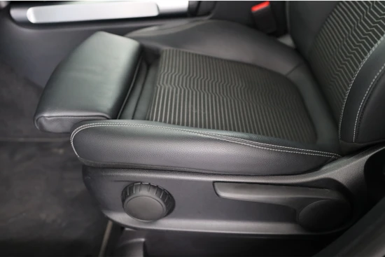 Mercedes-Benz GLB 200 | Camera | Comfortstoelen | Navigatie | Led | Clima | Stoelverwarming | Parkeersensoren