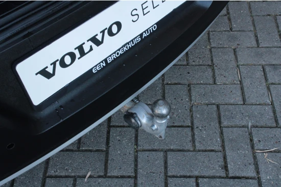 Volvo XC40 2.0 T5 AWD Intro Edition | Trekhaak | 360 Camera | Schuifdak | BLIS | Adaptive Cruise