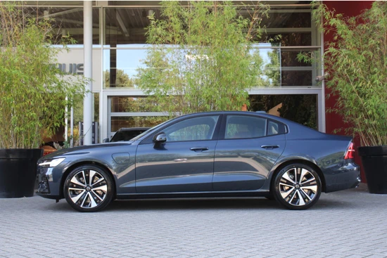 Volvo S60 Recharge T6 AWD Ultimate Dark | Massage | Schuifdak | Harman/Kardon | Pilot Assist | 360 Camera | 19" velgen