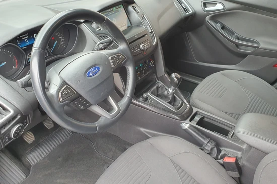 Ford Focus Wagon 1.0 Titanium | Cruise | Clima | Navi | PDC |