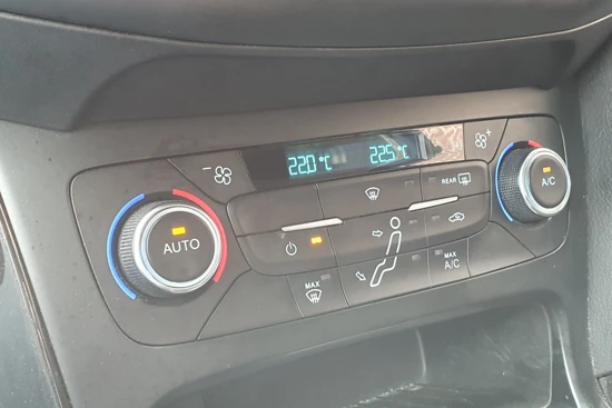 Ford Focus Wagon 1.0 Titanium | Cruise | Clima | Navi | PDC |