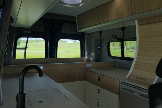 Mercedes-Benz Sprinter Sprinter Leaf Campervan | Luifel | Douche | Zonnepanelen | Vast bed | Carplay/ Android Auto