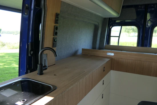 Mercedes-Benz Sprinter Sprinter Leaf Campervan | Luifel | Douche | Zonnepanelen | Vast bed | Carplay/ Android Auto