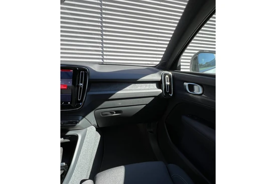 Volvo C40 SINGLE CORE *UIT VOORRAAD LEVERBAAR* RIJKLAAR € 52.450,-