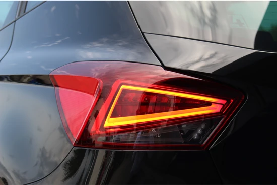 SEAT Ibiza 1.0 TSI FR 110PK DSG | Full-LED | AppleCarPlay | 17" LMV | DAB | Privacy glass | PDC V&A | Lane Assi